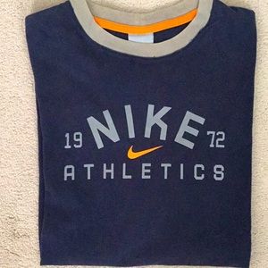NIKE T-shirt